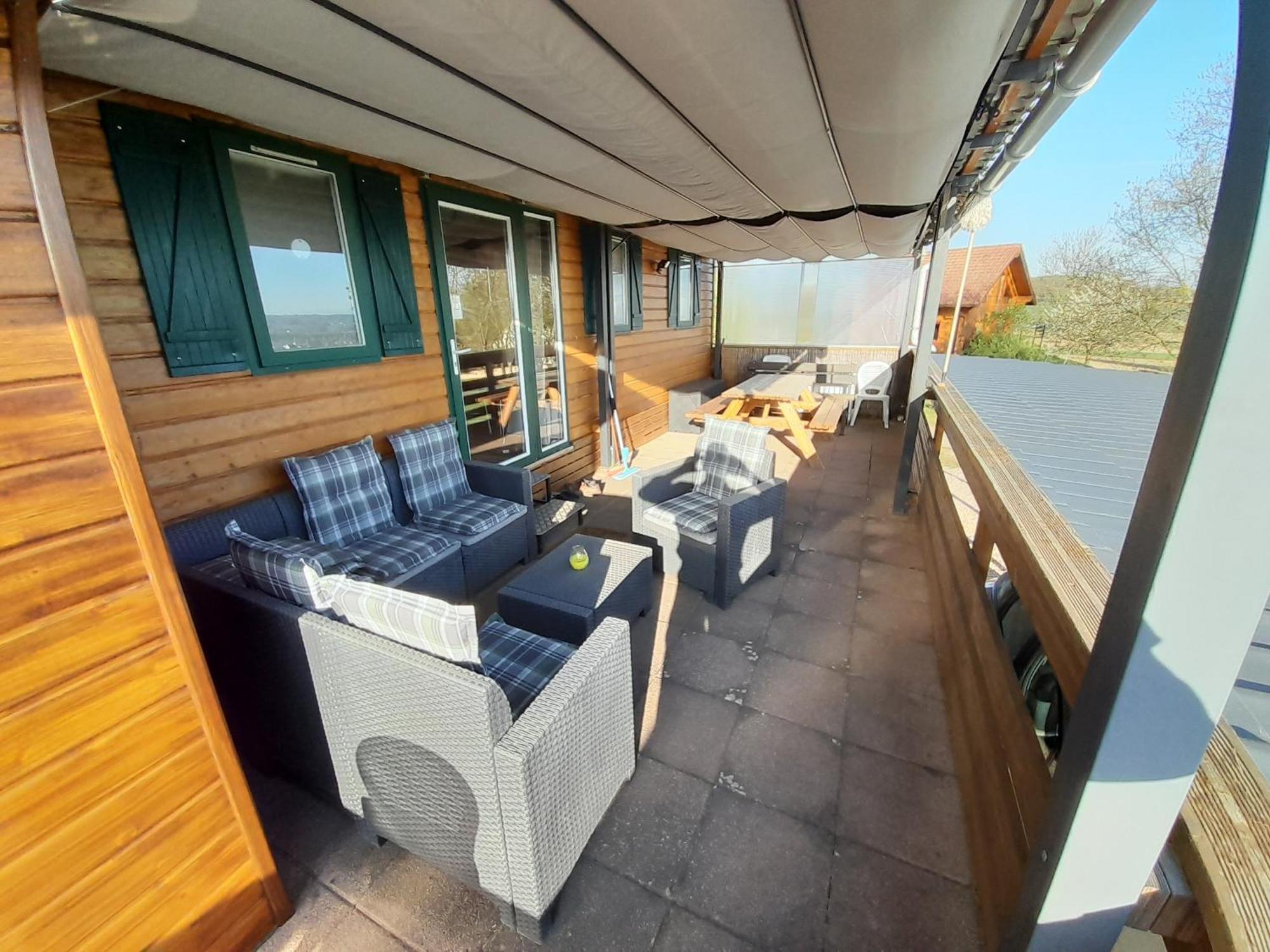 Location Type Gite, Chambre D'Hote, Meuble De Tourisme Dans Joli Petit Chalet Typique Et Ou Jolie Roulotte Type Boheme Waldighoffen Luaran gambar