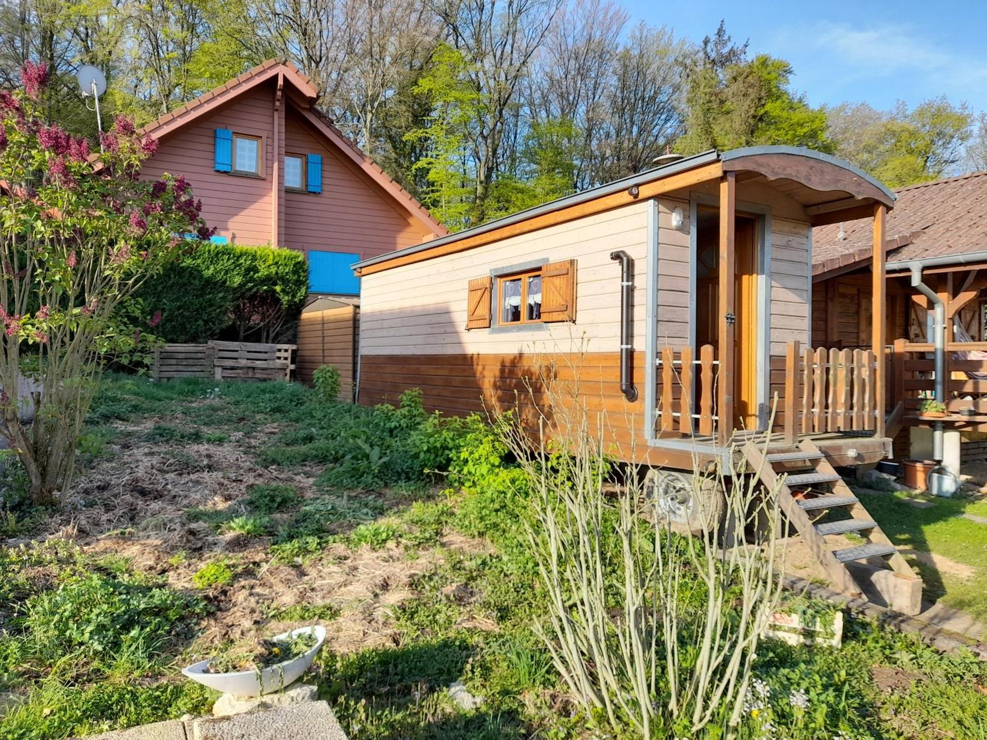 Location Type Gite, Chambre D'Hote, Meuble De Tourisme Dans Joli Petit Chalet Typique Et Ou Jolie Roulotte Type Boheme Waldighoffen Luaran gambar