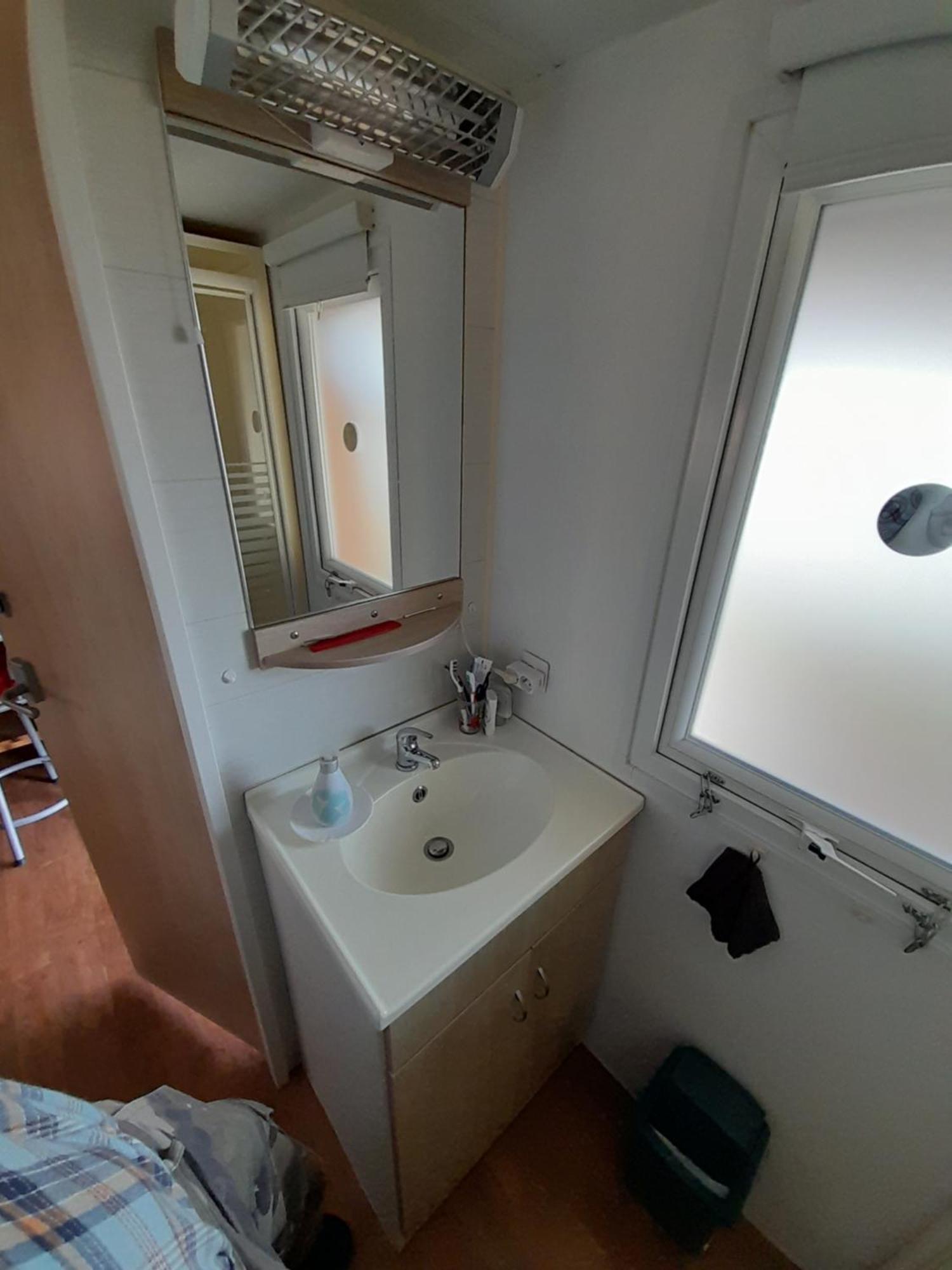 Location Type Gite, Chambre D'Hote, Meuble De Tourisme Dans Joli Petit Chalet Typique Et Ou Jolie Roulotte Type Boheme Waldighoffen Luaran gambar