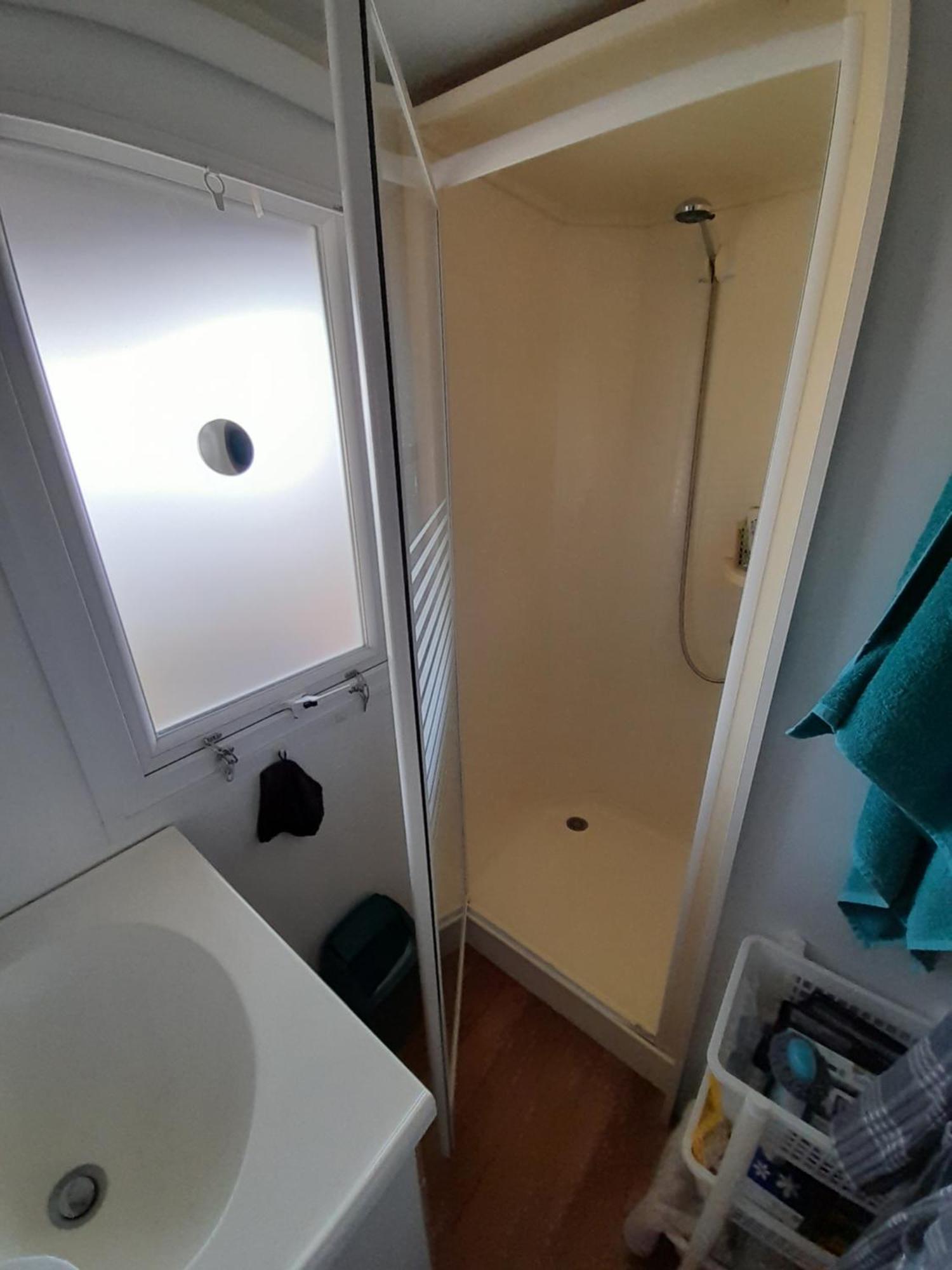 Location Type Gite, Chambre D'Hote, Meuble De Tourisme Dans Joli Petit Chalet Typique Et Ou Jolie Roulotte Type Boheme Waldighoffen Luaran gambar