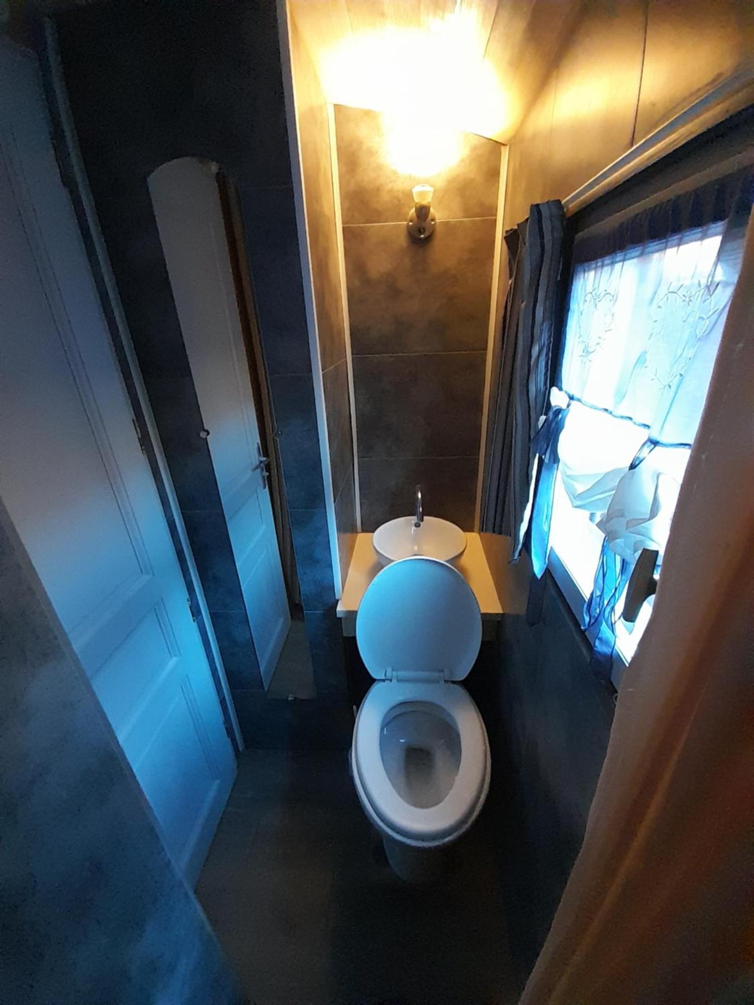 Location Type Gite, Chambre D'Hote, Meuble De Tourisme Dans Joli Petit Chalet Typique Et Ou Jolie Roulotte Type Boheme Waldighoffen Luaran gambar