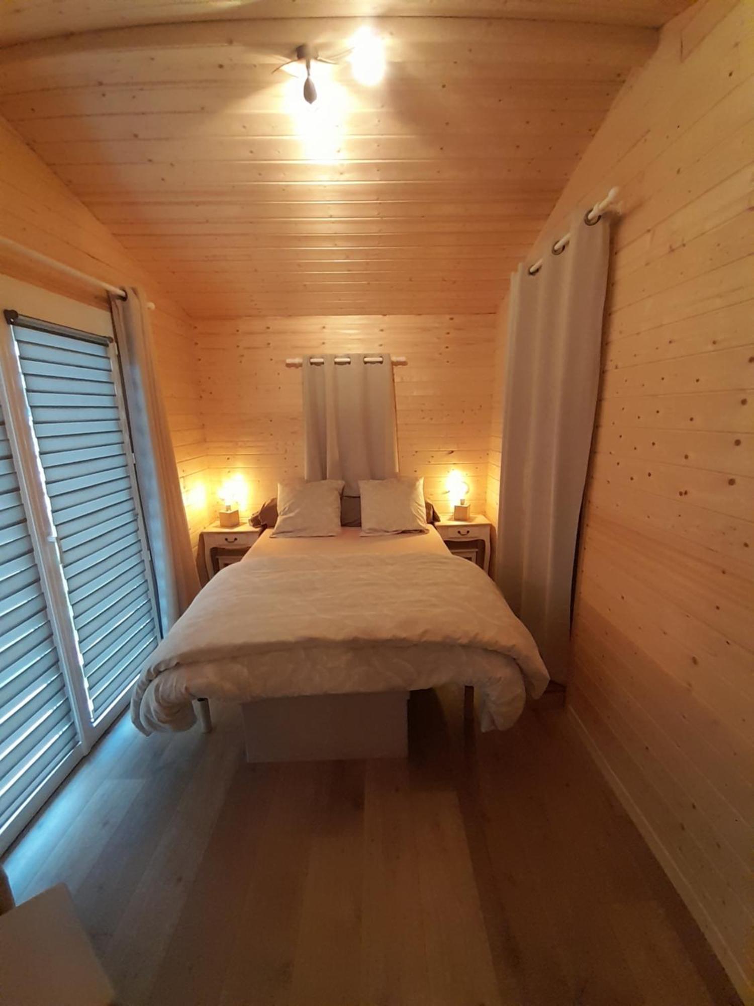 Location Type Gite, Chambre D'Hote, Meuble De Tourisme Dans Joli Petit Chalet Typique Et Ou Jolie Roulotte Type Boheme Waldighoffen Luaran gambar