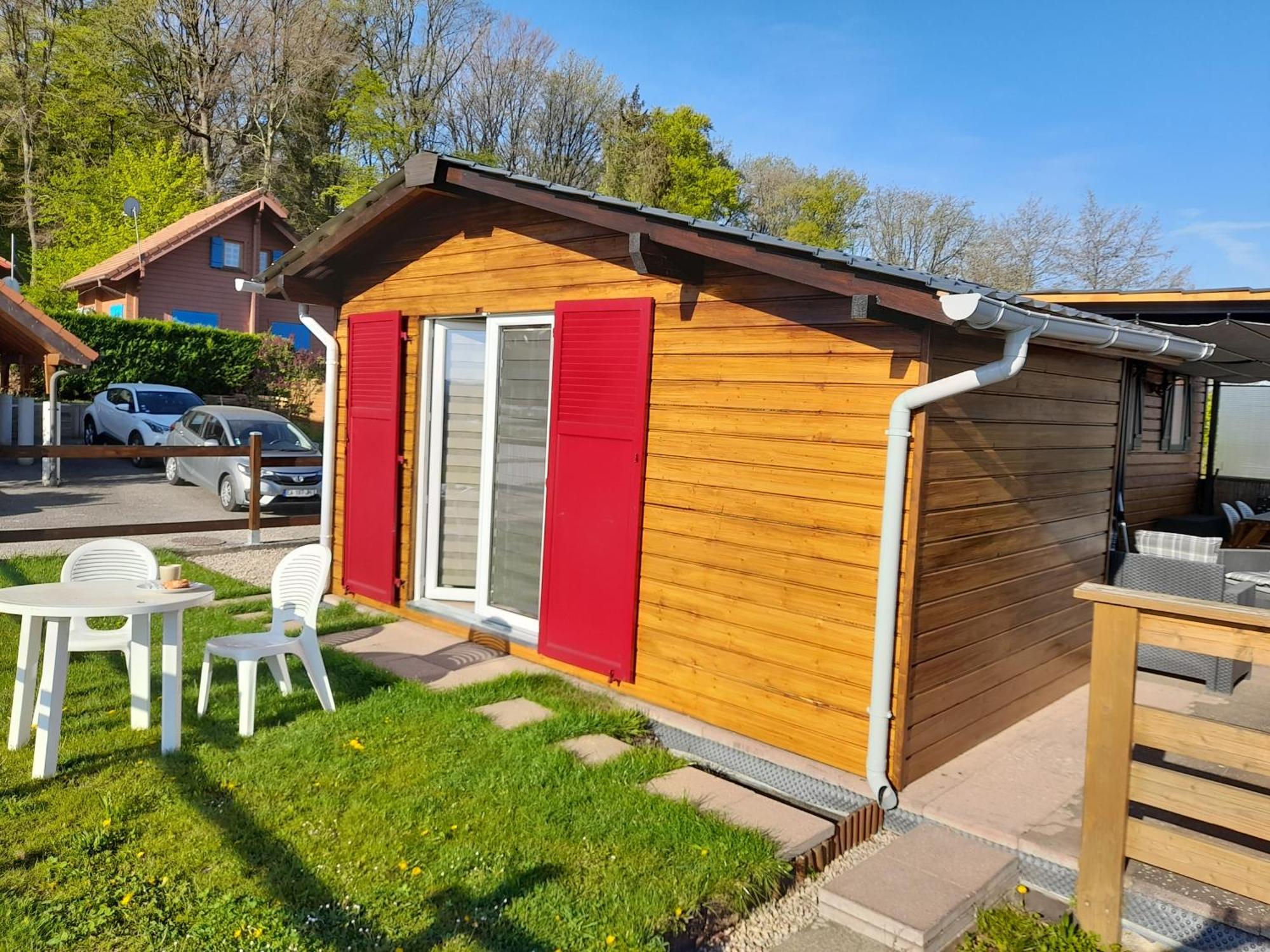 Location Type Gite, Chambre D'Hote, Meuble De Tourisme Dans Joli Petit Chalet Typique Et Ou Jolie Roulotte Type Boheme Waldighoffen Luaran gambar